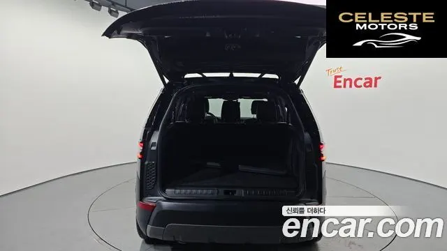 LAND ROVER Discovery 5 2.0 SD4 SE 2018 — photo 28 sur 35