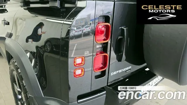LAND ROVER Defender (L663) 110 D300 HSE 2022 — photo 9 sur 29
