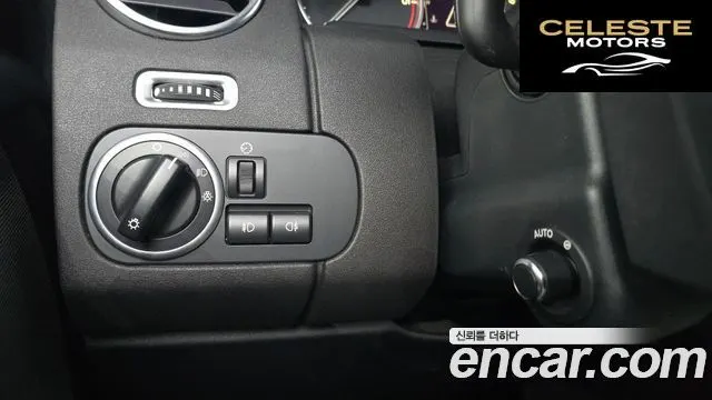 LAND ROVER Discovery 4 3.0 SDV6 HSE 2016 — photo 18 sur 26