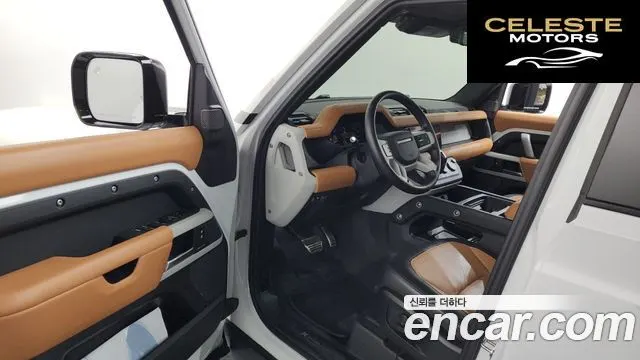 LAND ROVER Defender (L663) 110 P300 X-Dynamic SE 2024 — photo 13 sur 32