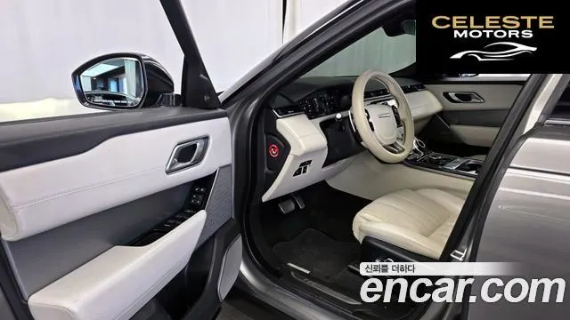 LAND ROVER Range Rover Velar 3.0 D300 R-Dynamic HSE 2018 — photo 13 sur 32