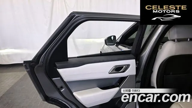 LAND ROVER Range Rover Velar 3.0 D300 R-Dynamic HSE 2018 — photo 15 sur 32
