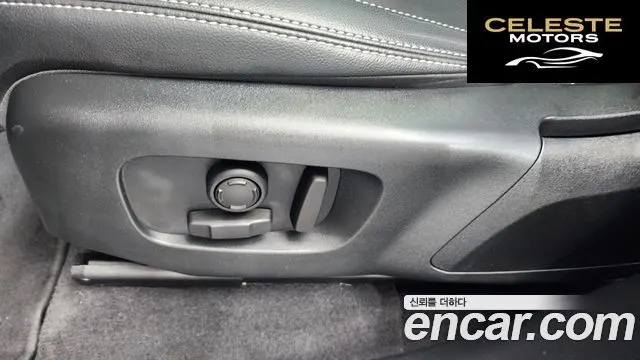 LAND ROVER Range Rover Velar 3.0 P400 R-Dynamic SE 2021 — photo 31 sur 39
