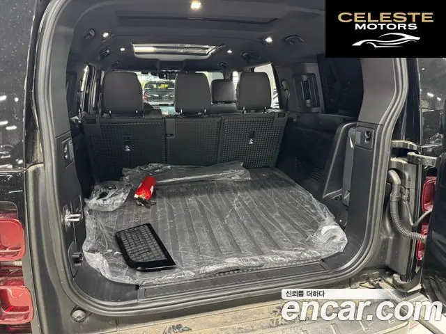 LAND ROVER Defender (L663) 130 P400 2025 — photo 15 sur 25
