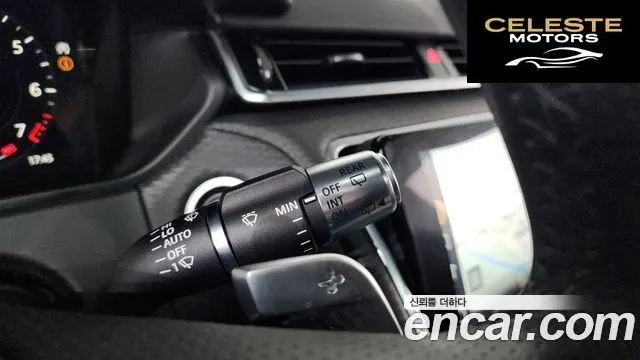 LAND ROVER Range Rover Velar 3.0 P400 R-Dynamic SE 2021 — photo 27 sur 39