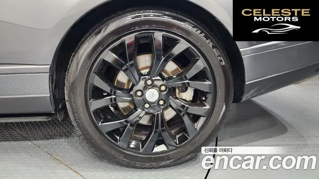 LAND ROVER Range Rover 44.4 SDV8 Vogue SE 2018 — photo 7 sur 44