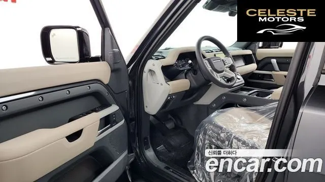 LAND ROVER Defender (L663) 110 P300 X-Dynamic SE 2023 — photo 13 sur 40