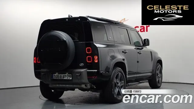 LAND ROVER Defender (L663) 110 P300 X-Dynamic SE 2023 — photo 2 sur 40