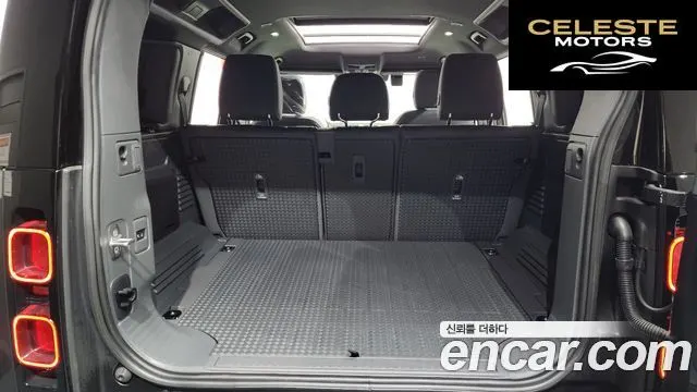 LAND ROVER Defender (L663) 110 P300 X-Dynamic SE 2023 — photo 26 sur 40