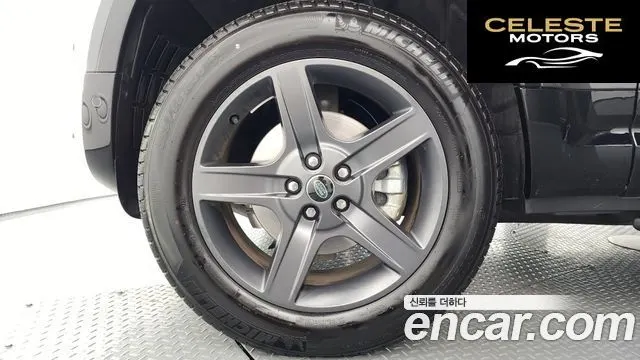 LAND ROVER Defender (L663) 110 P300 X-Dynamic SE 2023 — photo 5 sur 40