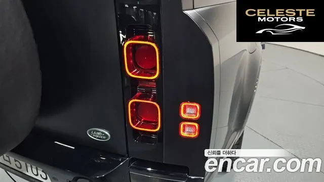 LAND ROVER Defender (L663) 130 P400 X-Dynamic HSE 2023 — photo 8 sur 34