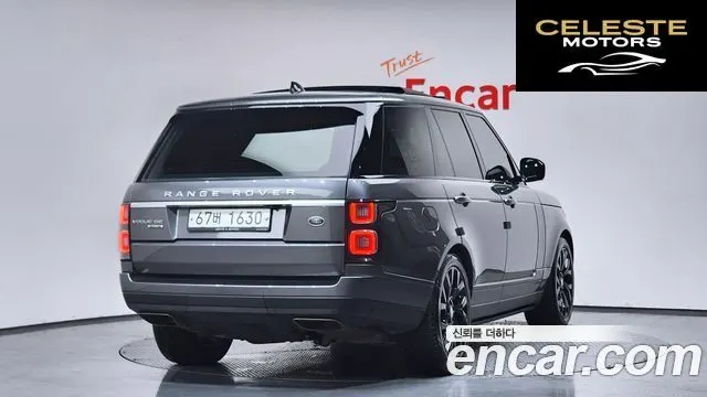 LAND ROVER Range Rover 44.4 SDV8 Vogue SE 2018 — photo 2 sur 44