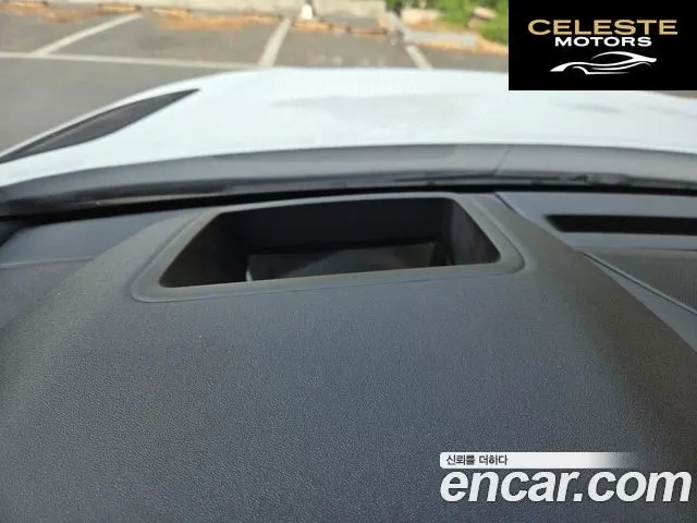 LAND ROVER Range Rover Velar 3.0 D300 R-Dynamic HSE 2019 — photo 13 sur 18