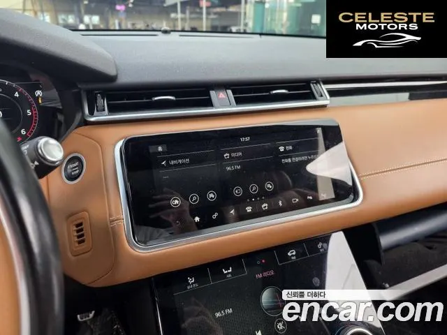 LAND ROVER Range Rover Velar 3.0 D300 R-Dynamic HSE 2018 — photo 11 sur 19