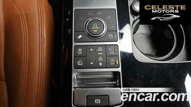 LAND ROVER Range Rover 44.4 SDV8 AB 2016 — photo 31 sur 44