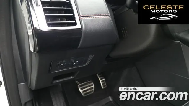 LAND ROVER Discovery 5 3.0 TD6 HSE Luxury 2017 — photo 25 sur 35