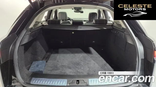 LAND ROVER Range Rover Velar 2.0 D240 SE 2019 — photo 18 sur 20