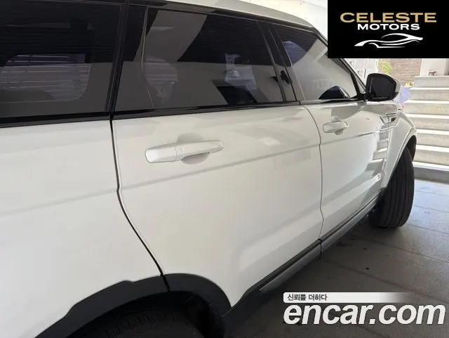 LAND ROVER Range Rover Evoque 2.0 TD4 SE 2017 — photo 11 sur 15