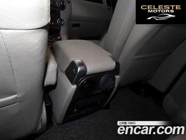 LAND ROVER Discovery 4 3.0 SDV6 SE 2013 — photo 14 sur 24
