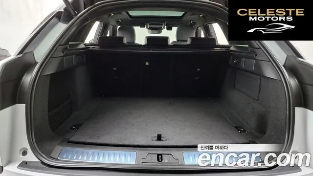 LAND ROVER Range Rover Velar 2.0 P250 Dynamic SE 2025 — photo 26 sur 35