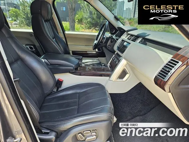 LAND ROVER Range Rover 44.4 SDV8 Vogue SE 2015 — photo 12 sur 26