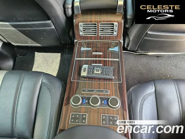 LAND ROVER Range Rover 44.4 SDV8 Vogue SE 2015 — photo 14 sur 26