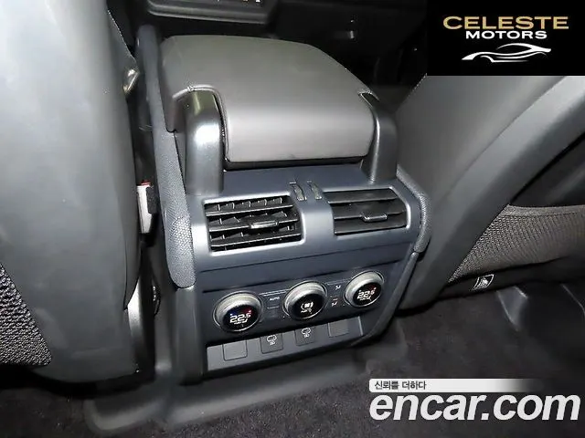 LAND ROVER Defender (L663) 130 P400 2025 — photo 14 sur 26