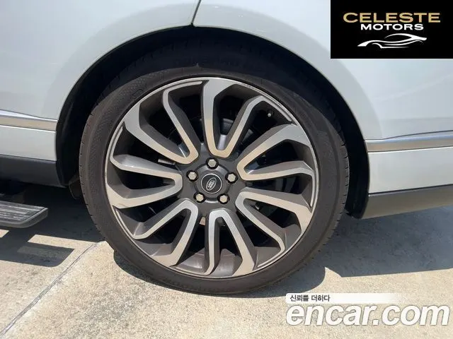 LAND ROVER Range Rover 44.4 SDV8 AB 2017 — photo 20 sur 26