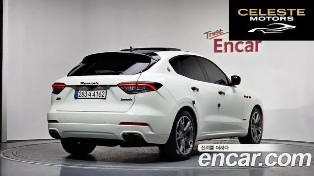 MASERATI Levante 3.0 AWD Gran 2019 — photo 2 sur 26