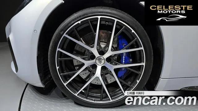 MASERATI GranCabrio 23.0 V6 Trofeo 2024 — photo 5 sur 20