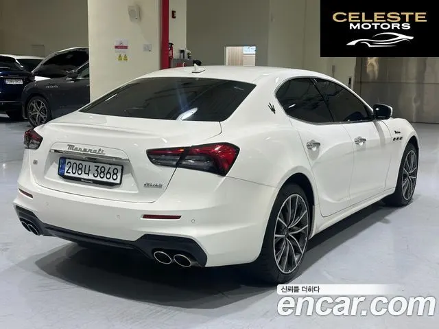 MASERATI Ghibli 3.0S Q4 Modena 2023 — photo 2 sur 24