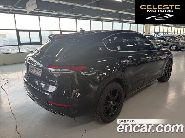 MASERATI Levante 3.0 AWD Sport 2017 — photo 4 sur 12
