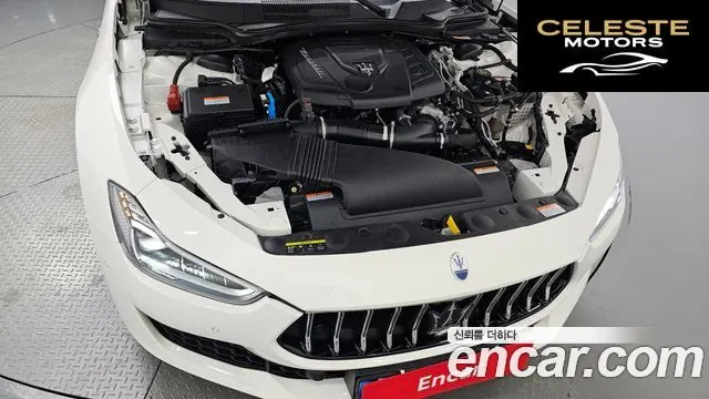 MASERATI Ghibli 2.0 GT 2023 — photo 5 sur 33