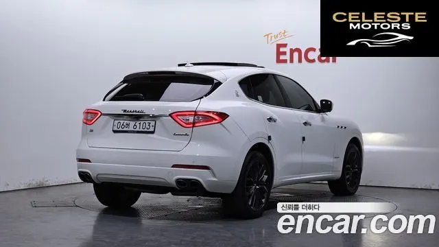 MASERATI Levante 3.0 AWD Gran 2019 — photo 2 sur 31
