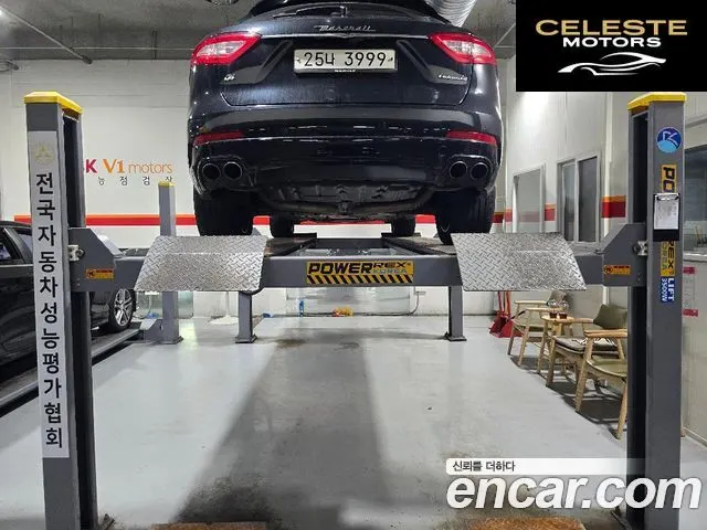 MASERATI Levante 3.0 AWD Gran 2018 — photo 2 sur 8