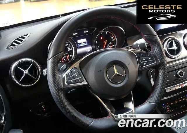 MERCEDES AMG CLA-Classe C117 CLA220 AMG Line 2018 — photo 12 sur 26