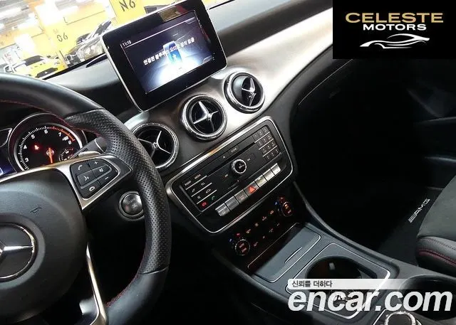 MERCEDES AMG CLA-Classe C117 CLA220 AMG Line 2018 — photo 13 sur 26