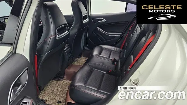 MERCEDES AMG GLA-Classe X156 GLA45 AMG 4MATIC 2016 — photo 12 sur 26