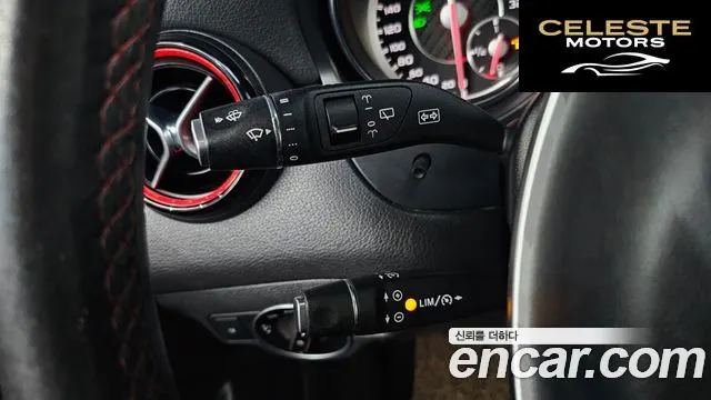 MERCEDES AMG GLA-Classe X156 GLA45 AMG 4MATIC 2016 — photo 17 sur 26