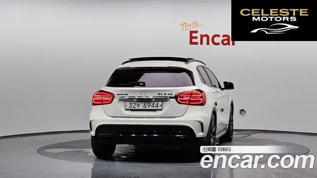 MERCEDES AMG GLA-Classe X156 GLA45 AMG 4MATIC 2016 — photo 4 sur 26