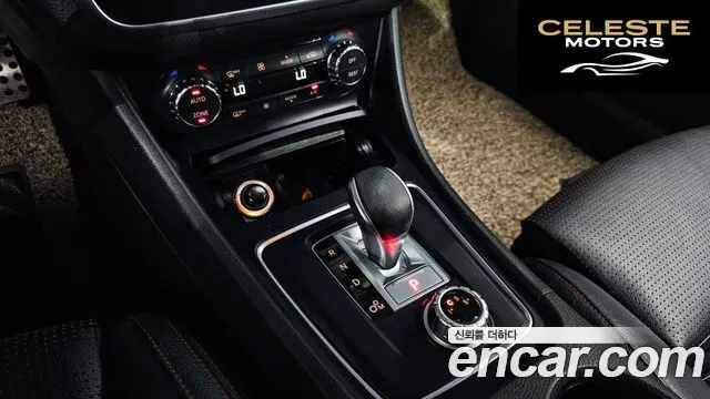 MERCEDES AMG GLA-Classe X156 GLA45 AMG 4MATIC 2016 — photo 9 sur 26