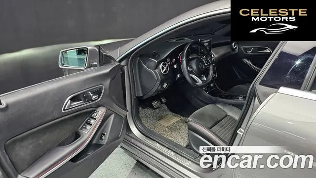 MERCEDES AMG CLA-Classe C117 CLA220 AMG Line 2018 — photo 11 sur 20