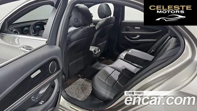 MERCEDES AMG E-Classe W213 E220d 4MATIC AMG Line 2021 — photo 11 sur 20