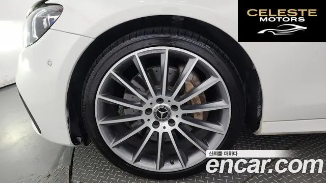 MERCEDES AMG E-Classe W213 E350 4MATIC AMG Line 2021 — photo 5 sur 20
