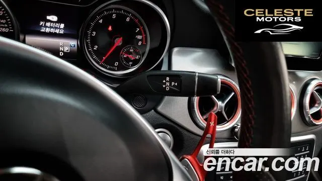 MERCEDES AMG CLA-Classe C117 CLA220 AMG Line 2018 — photo 9 sur 20