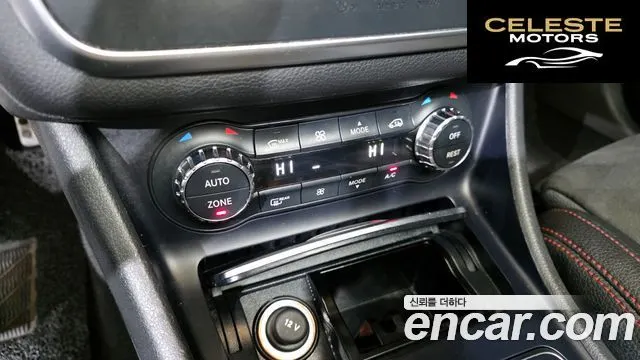 MERCEDES AMG CLA-Classe C117 CLA220 AMG Line 2018 — photo 17 sur 20