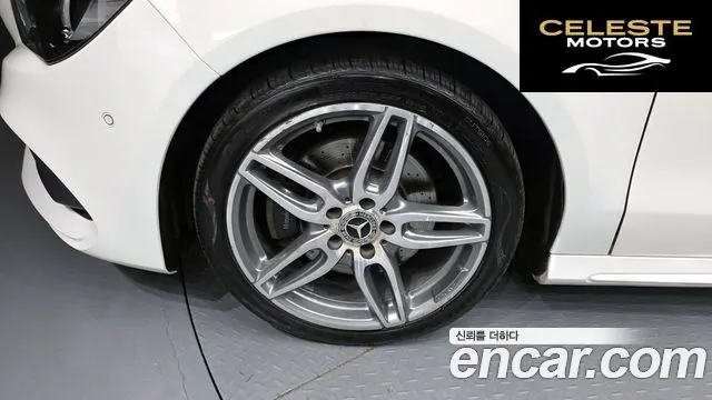 MERCEDES AMG CLA-Classe C117 CLA220 AMG Line 2018 — photo 5 sur 20