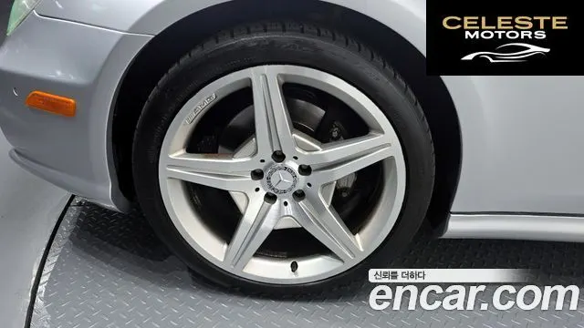 MERCEDES AMG CLS-Classe W219 CLS350 AMG Package 2010 — photo 5 sur 20