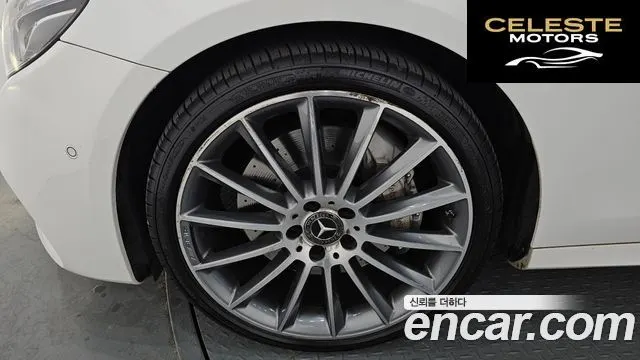 MERCEDES AMG E-Classe W213 E300 4MATIC AMG Line 2017 — photo 5 sur 26