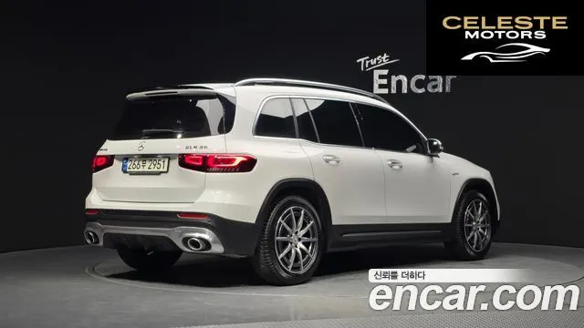 MERCEDES AMG GLB-Classe X247 AMG GLB35 4MATIC 2021 — photo 2 sur 20